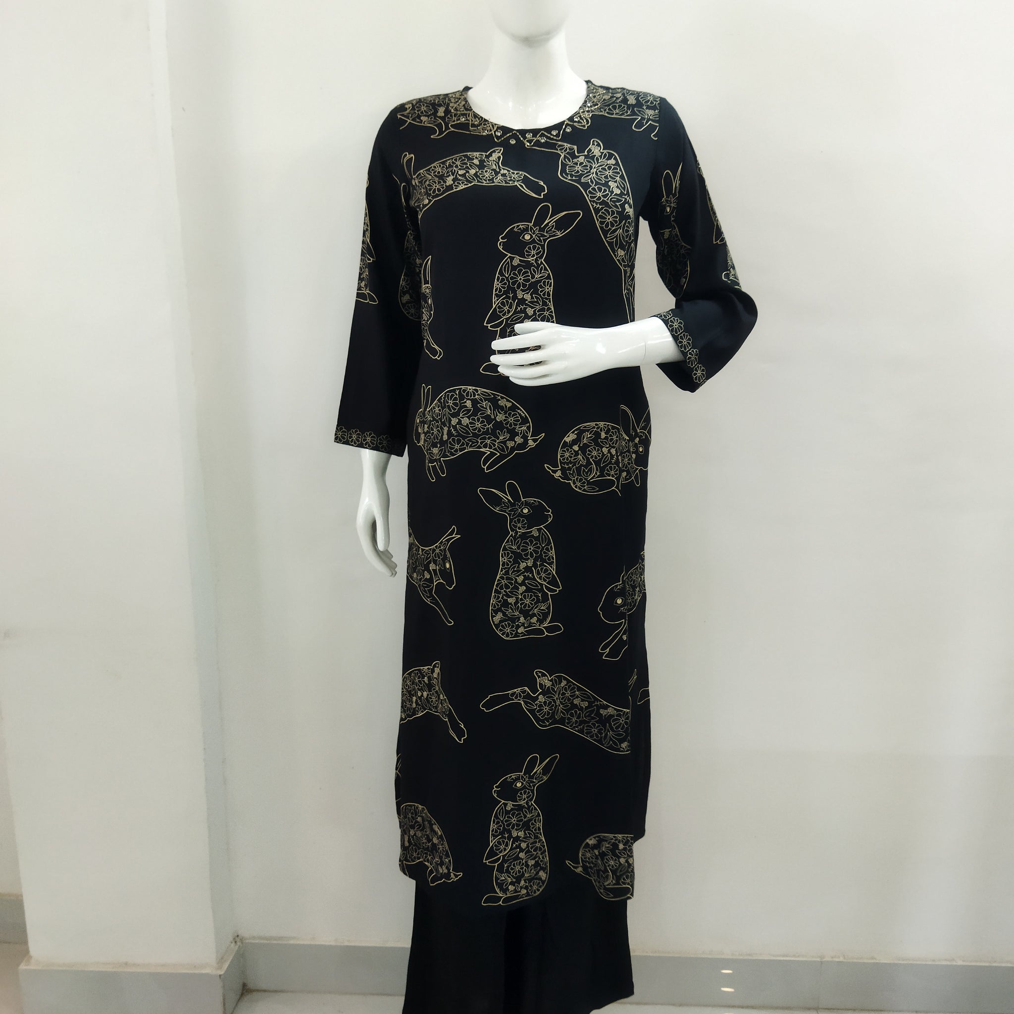 Mohitwala Women's Black Rayon Kurta & Palazzo Set