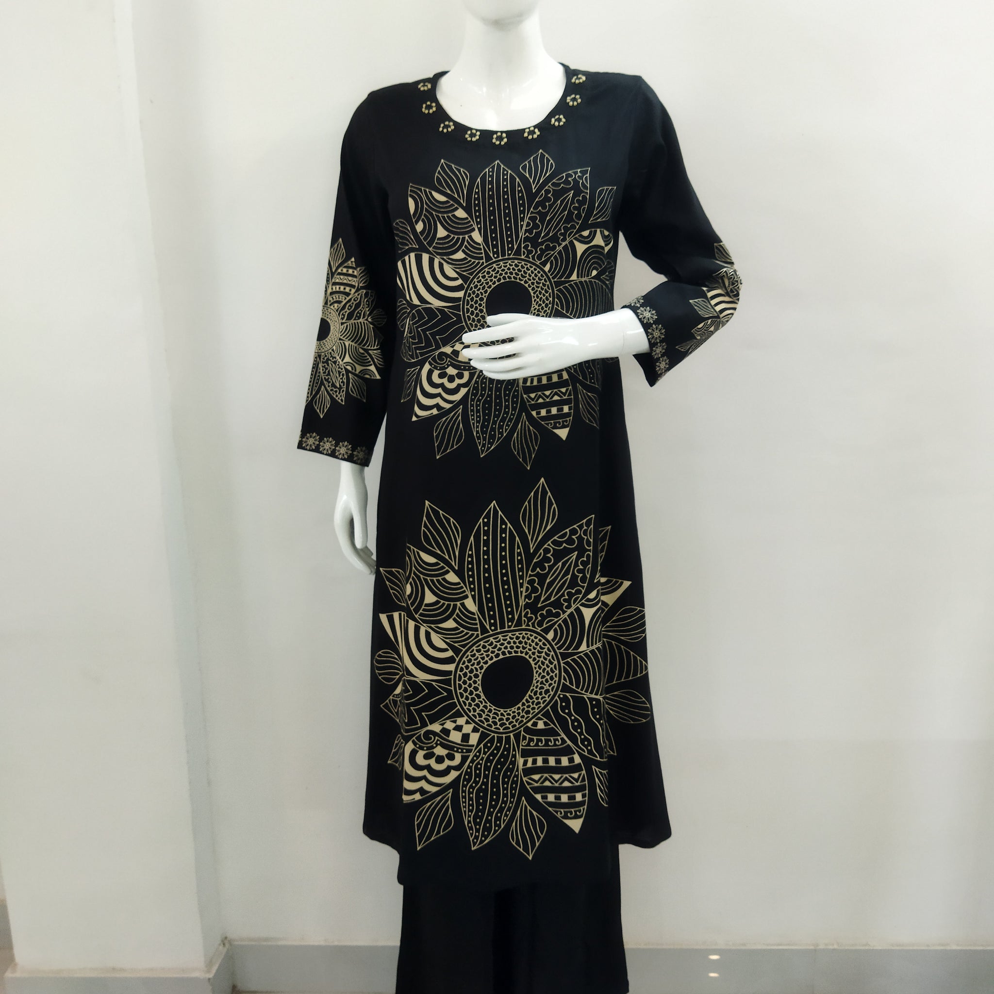 Mohitwala Women's Black Rayon Kurta & Palazzo Set